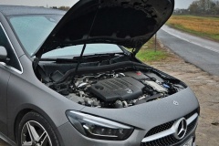 2019_Mercedes_B200d_044