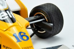 Model Renault RE20 skali 1:18 od Exoto