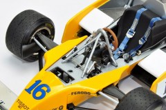 Model Renault RE20 skali 1:18 od Exoto