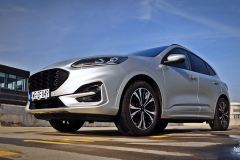 Diesel czy benzyna? Porównanie 2x Ford Kuga – test