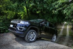 Jeep Renegade 4xe i Compass 4xe jako hybrydy plug-in
