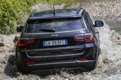 Jeep Renegade 4xe i Compass 4xe jako hybrydy plug-in