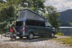 Kamper Ford Transit Nugget Plus z odchylanym dachem