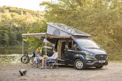Kamper Ford Transit Nugget Plus z odchylanym dachem