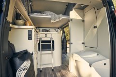 Kamper Ford Transit Nugget Plus z odchylanym dachem