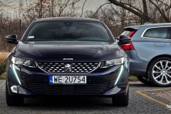 Łoś kontra lew. Volvo V60 B4 kontra Peugeot 508 SW GT 1.6 – test