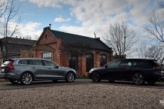 Łoś kontra lew. Volvo V60 B4 kontra Peugeot 508 SW GT 1.6 – test