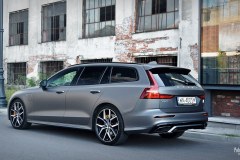 Volvo V60 T8 Twin Engine Polestar Engineered test