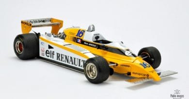F1 Renault RE20 - model 1:18 Exoto