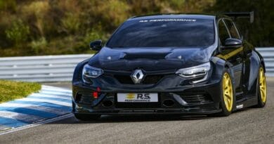 Renault Megane RS TC4 track car