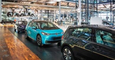 Koniec ery e-Golfa: VW przystosowuje Szklaną Manufakturę do produkcji ID.3