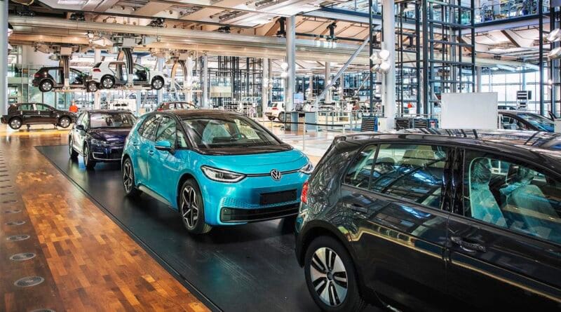 Koniec ery e-Golfa: VW przystosowuje Szklaną Manufakturę do produkcji ID.3