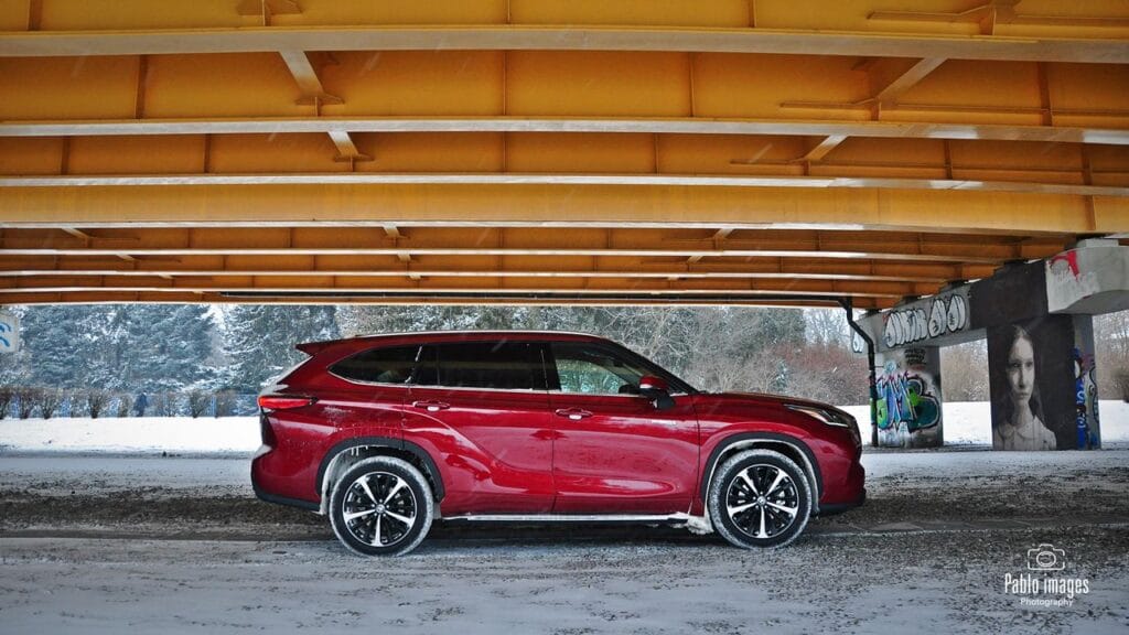 Toyota Highlander Hybrid AWD-i