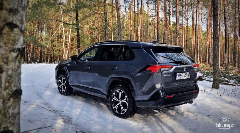 Suzuki Across 2.5 Plug-in Hybrid E-Four E-CVT