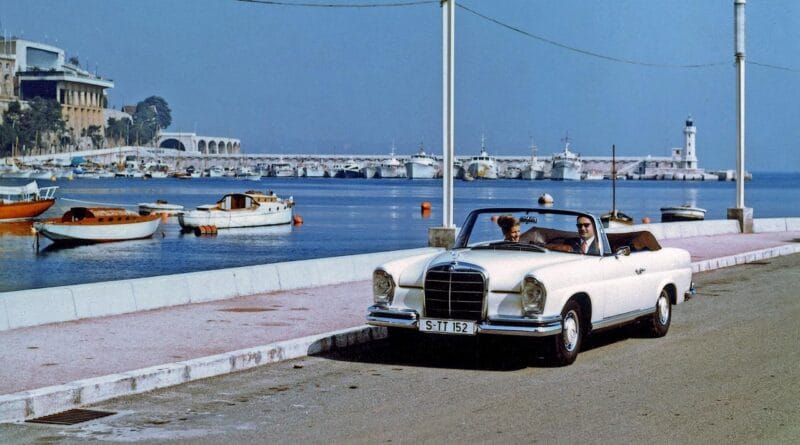 Mercedes-Benz 220 SE Cabriolet W111