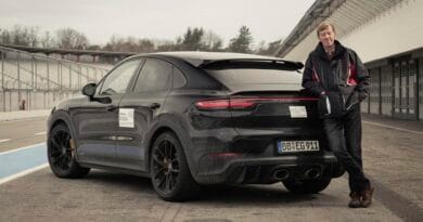 Walter Rohrl testuje nowy wariant Porsche Cayenne