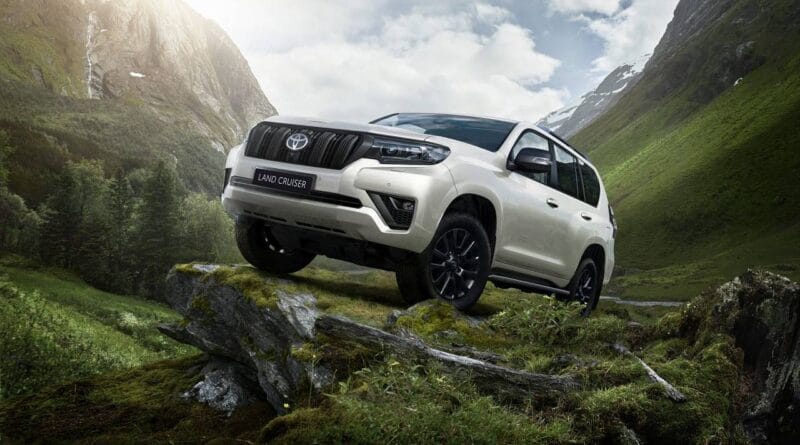 Toyota Land Cruiser Matt Black Edition