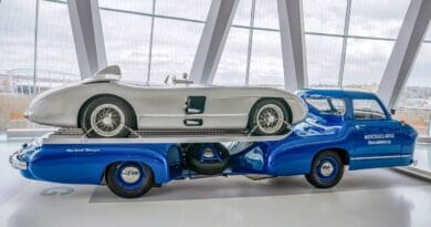 Mercedes Blue Wonder – wyścigowy transporter