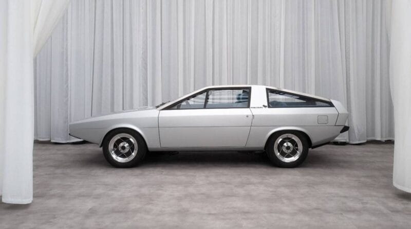 Odrestaurowany koncepcyjny Hyundai Pony Coupe