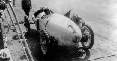 Benz RH 2-litrowy samochód wyścigowy "teardrop", zdjęcie z Grand Prix Europy na torze Monza 9 września 1923 roku. Za kierownicą Fernando Minoia, który później zajął 4. miejsce.