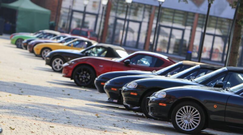 Zlot posiadaczy Mazdy MX-5 w Warszawie