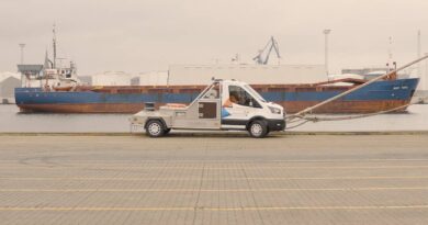 Ford E-Transit pomaga cumować w dokach kontenerowce