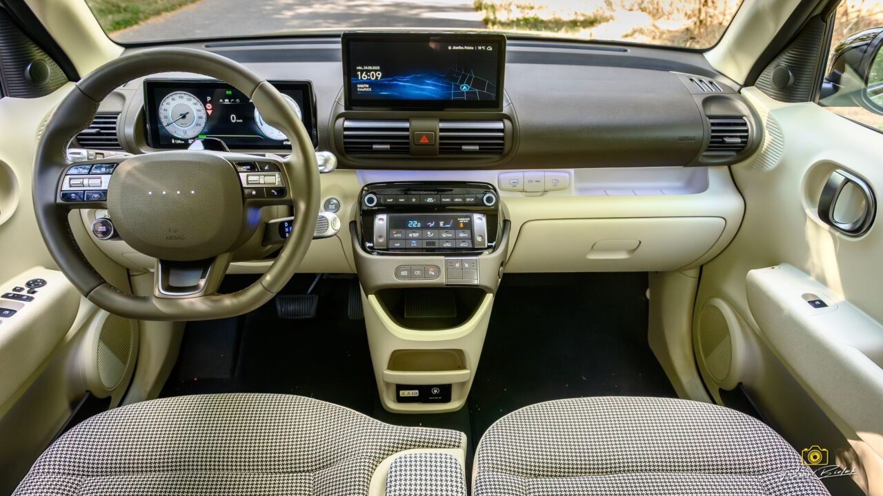 Hyundai Inster - wnętrze kokpit