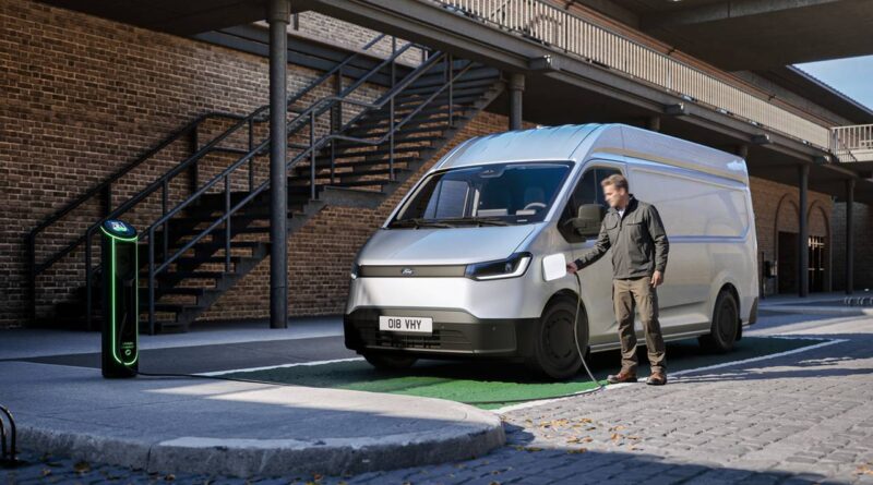 Nowy srebrny Ford Transit City furgon w ruchu miejskim, przy ładowarce