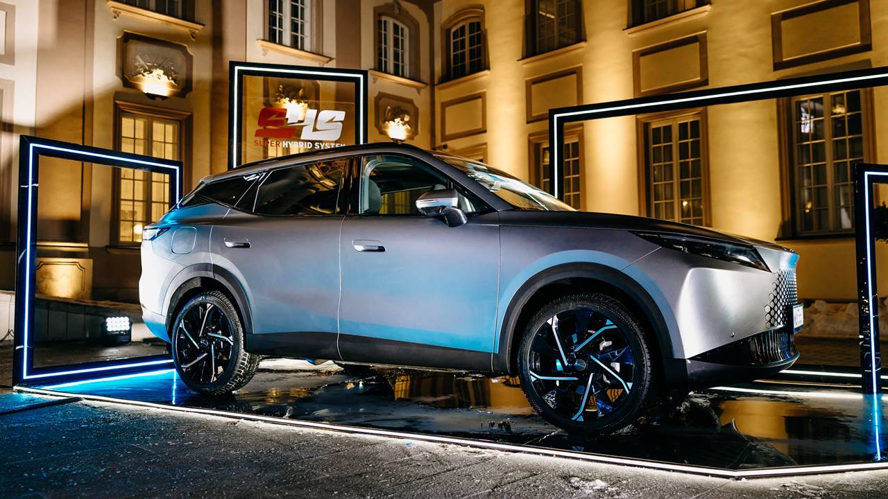 OMODA 7 Super Hybrid