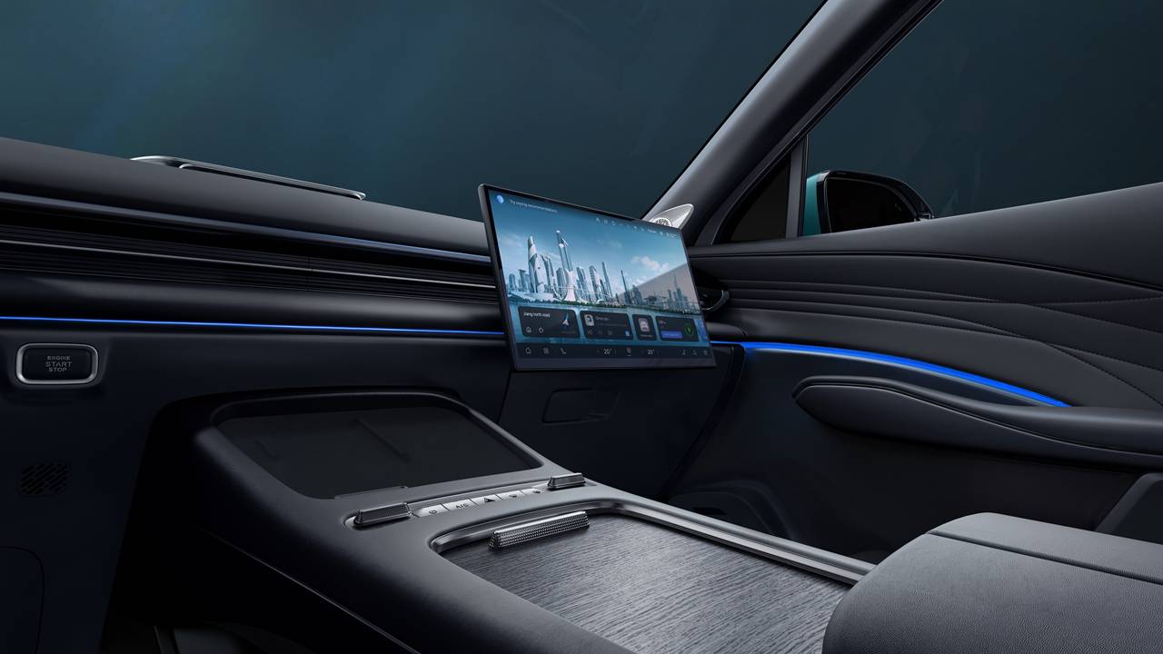 OMODA 7 Super Hybrid