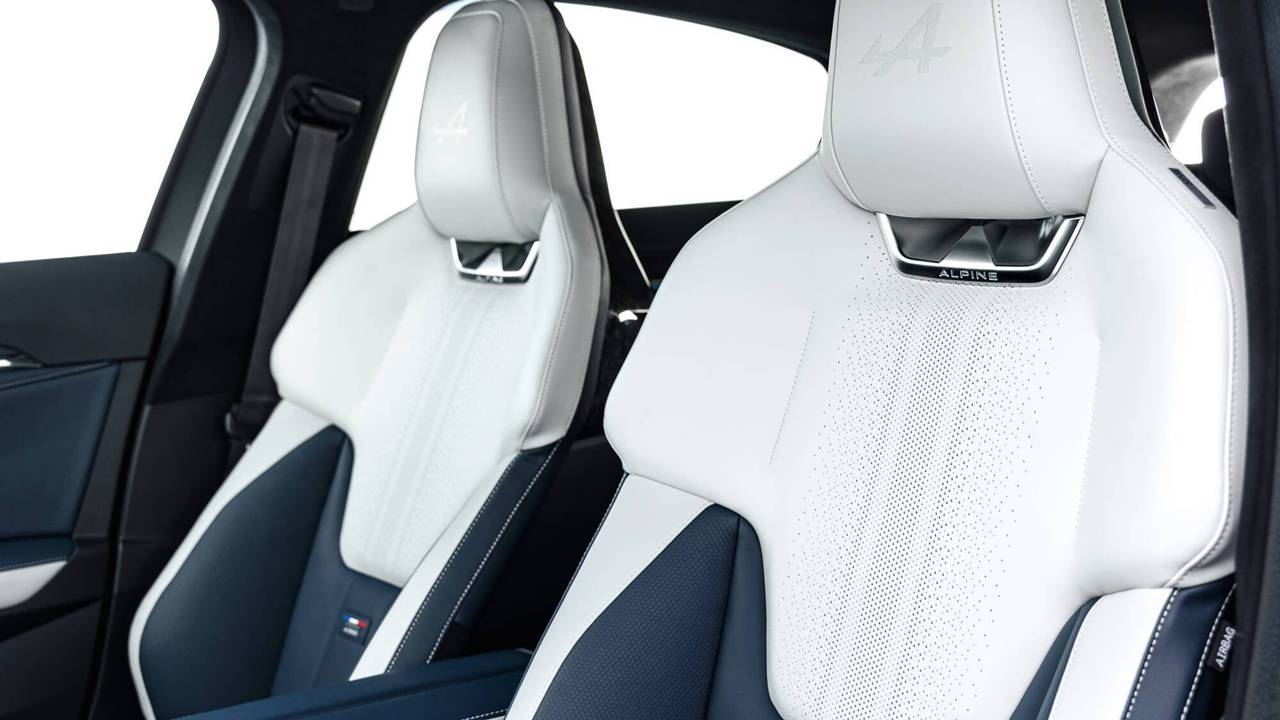 Alpine A390