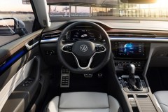 Facelifting VW Arteon i nowy Arteon Shooting Brake
